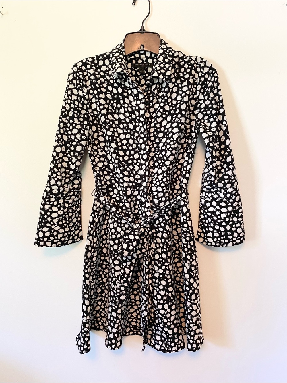Banana Republic Black and White 3/4 Sleeve Dress